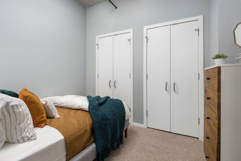 1169 S Plymouth Ct - Photo 4 of 6