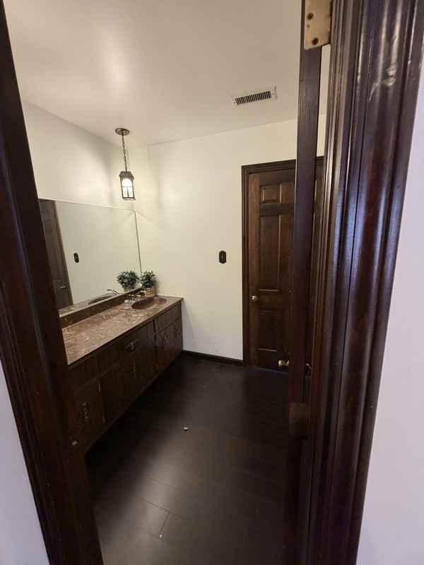 3516 Bankview Dr - Photo 2 of 5