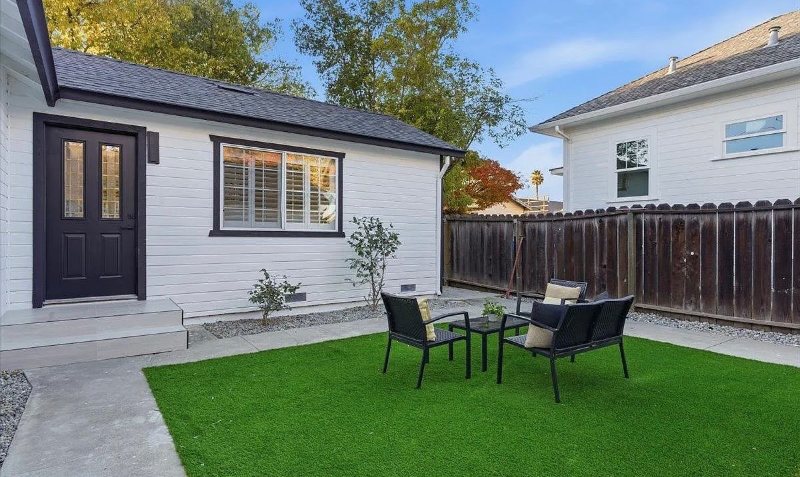 1344 Jackson St - Photo 3 of 20