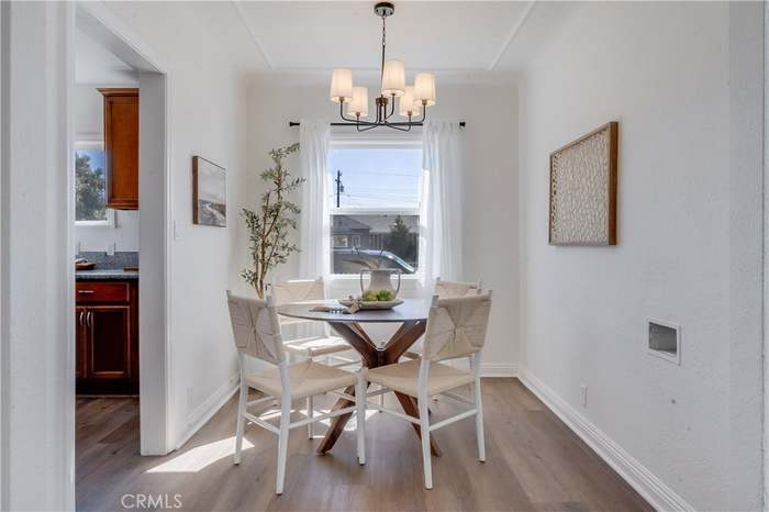 1347 E Bennett St - Photo 5 of 8