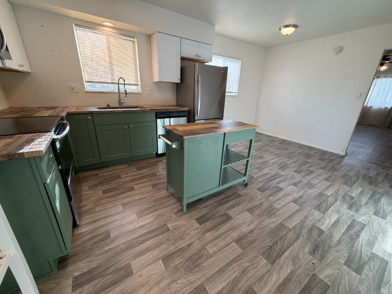 914 S Del Norte Ave - Photo 7 of 20