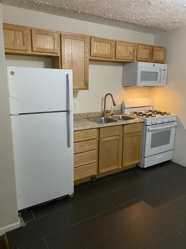 116 Clinton Springs Ave #3 - Photo 2 of 9