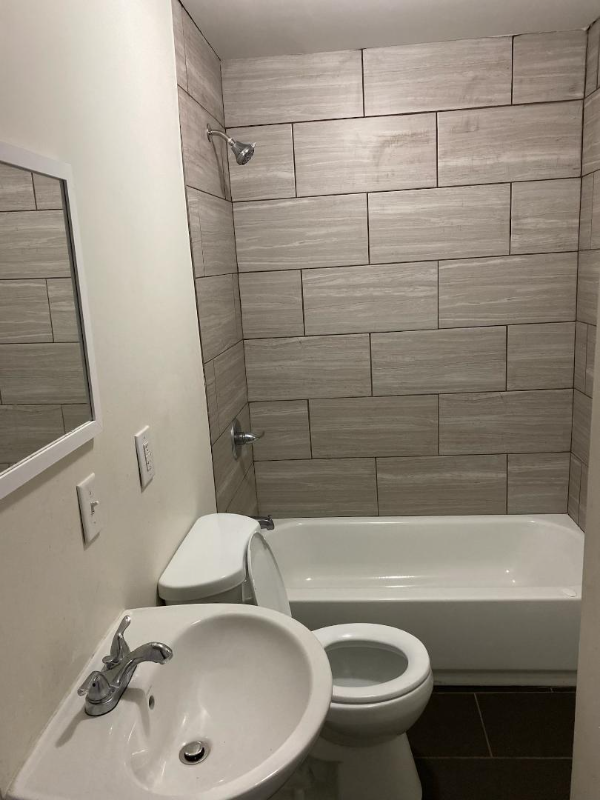 116 Clinton Springs Ave #3 - Photo 5 of 9