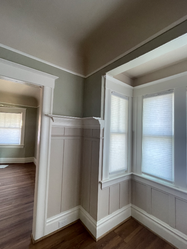 1127 Elgin St - Photo 5 of 19