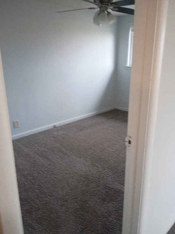 106 N Mitchner Ave - Photo 5 of 12