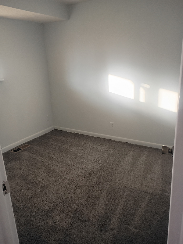 106 N Mitchner Ave - Photo 7 of 12