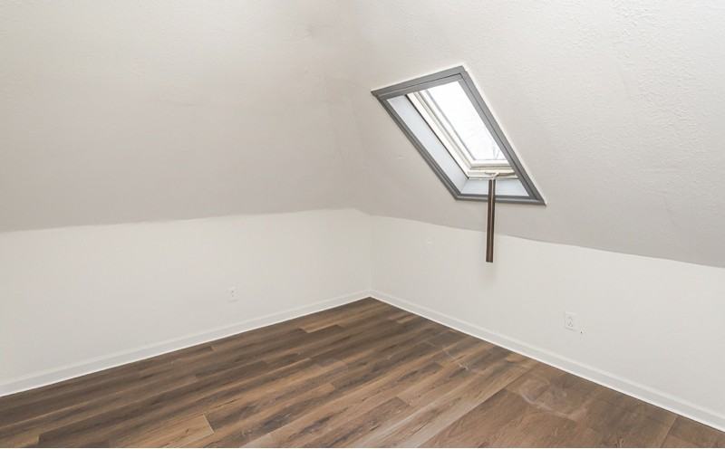 423 Langdon St #1-2 - Photo 2 of 17