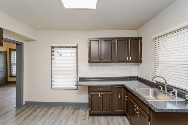 423 Langdon St #1-2 - Photo 4 of 17