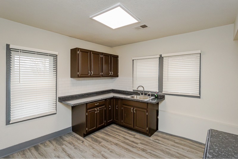 423 Langdon St #1-2 - Photo 6 of 17