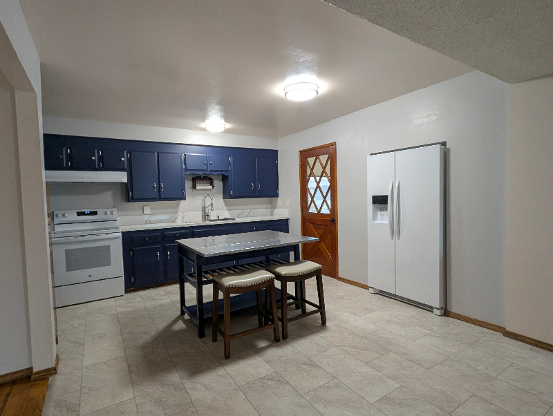 1052 Thermalito Ave - Photo 7 of 17