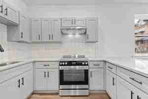 featured image of 403 Auburn St