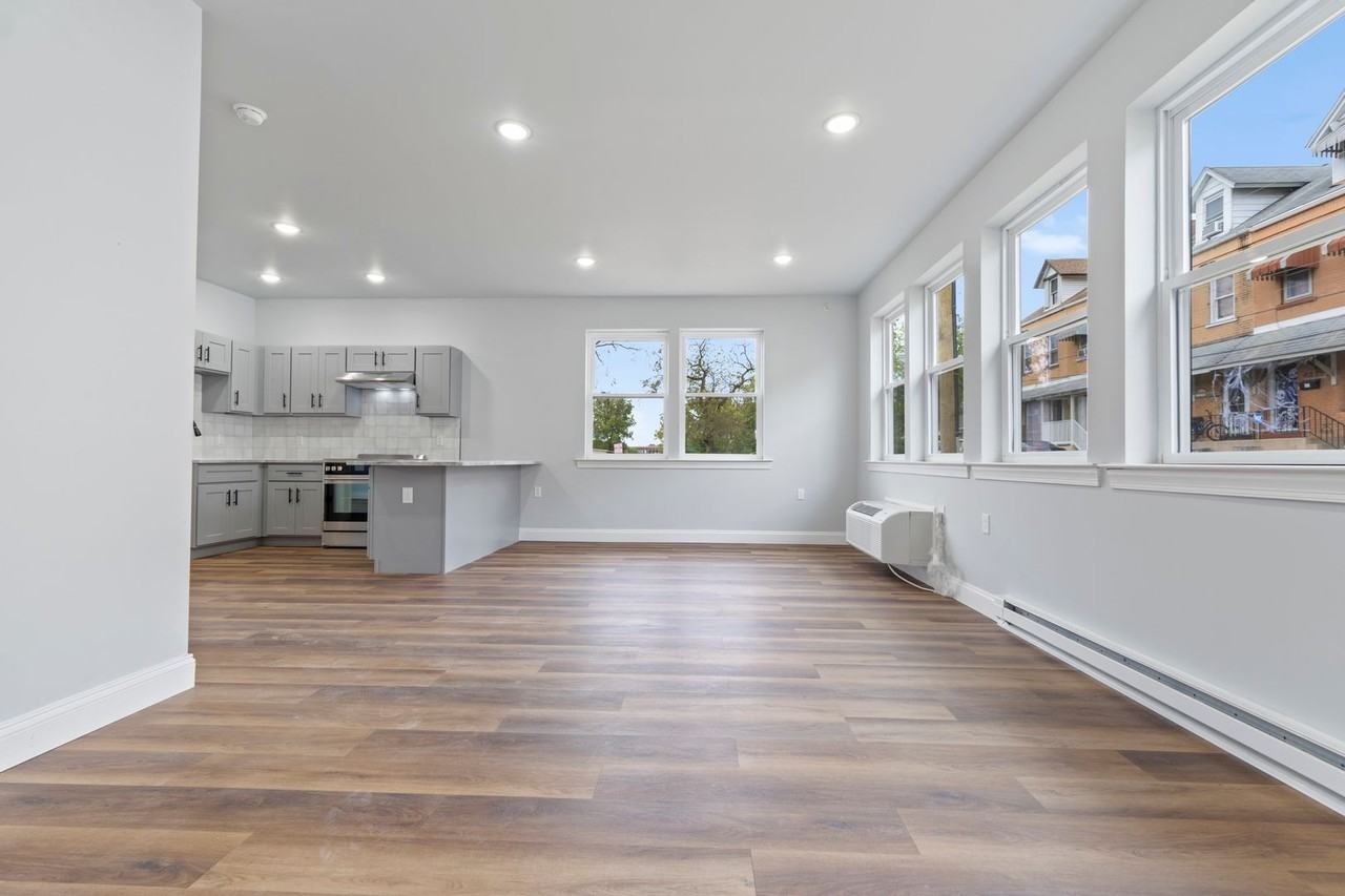 401 Auburn St - Photo 3 of 19