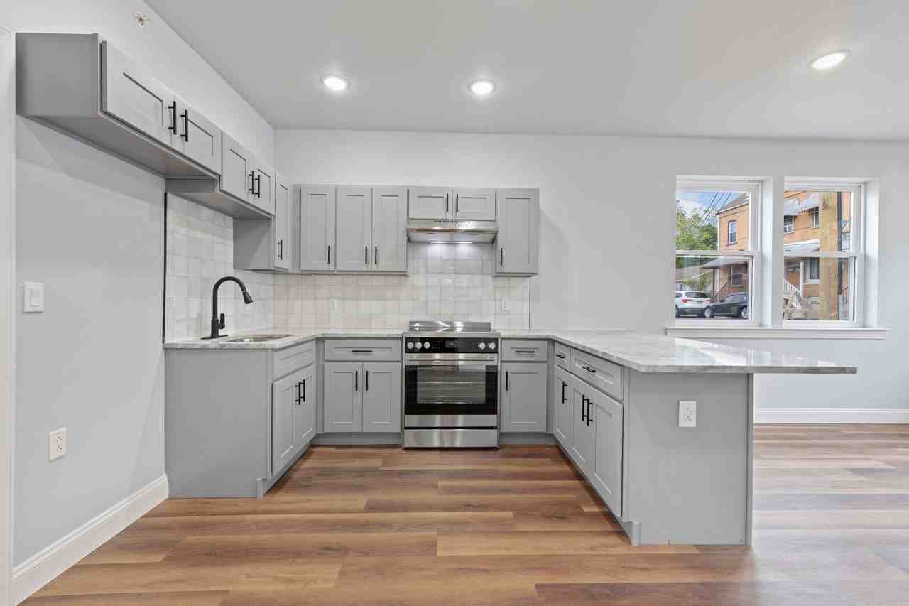 401 Auburn St - Photo 6 of 19