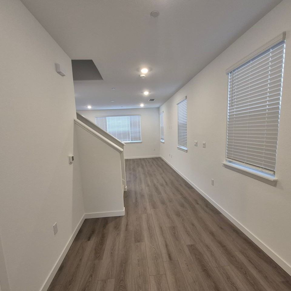 3628 Vestland Way - Photo 3 of 29