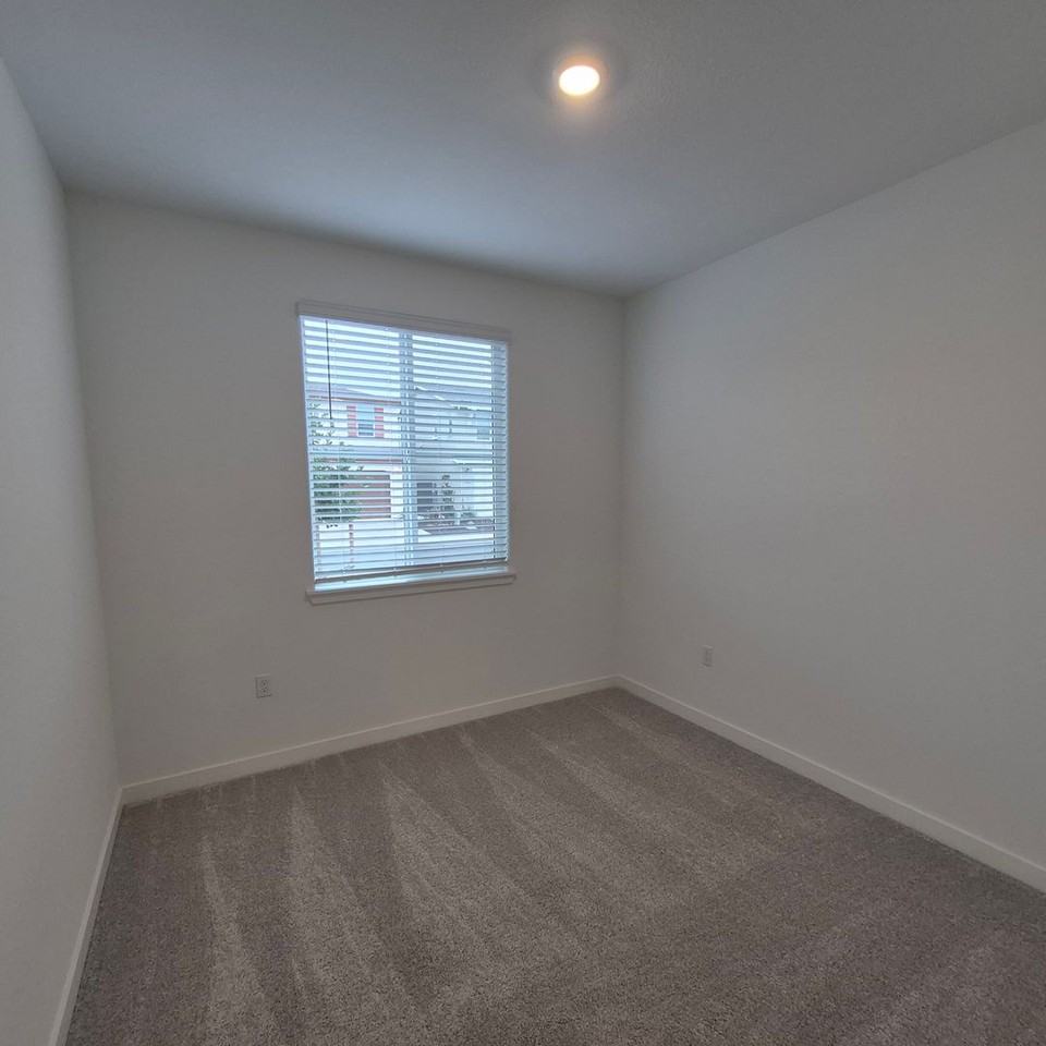 3628 Vestland Way - Photo 6 of 29