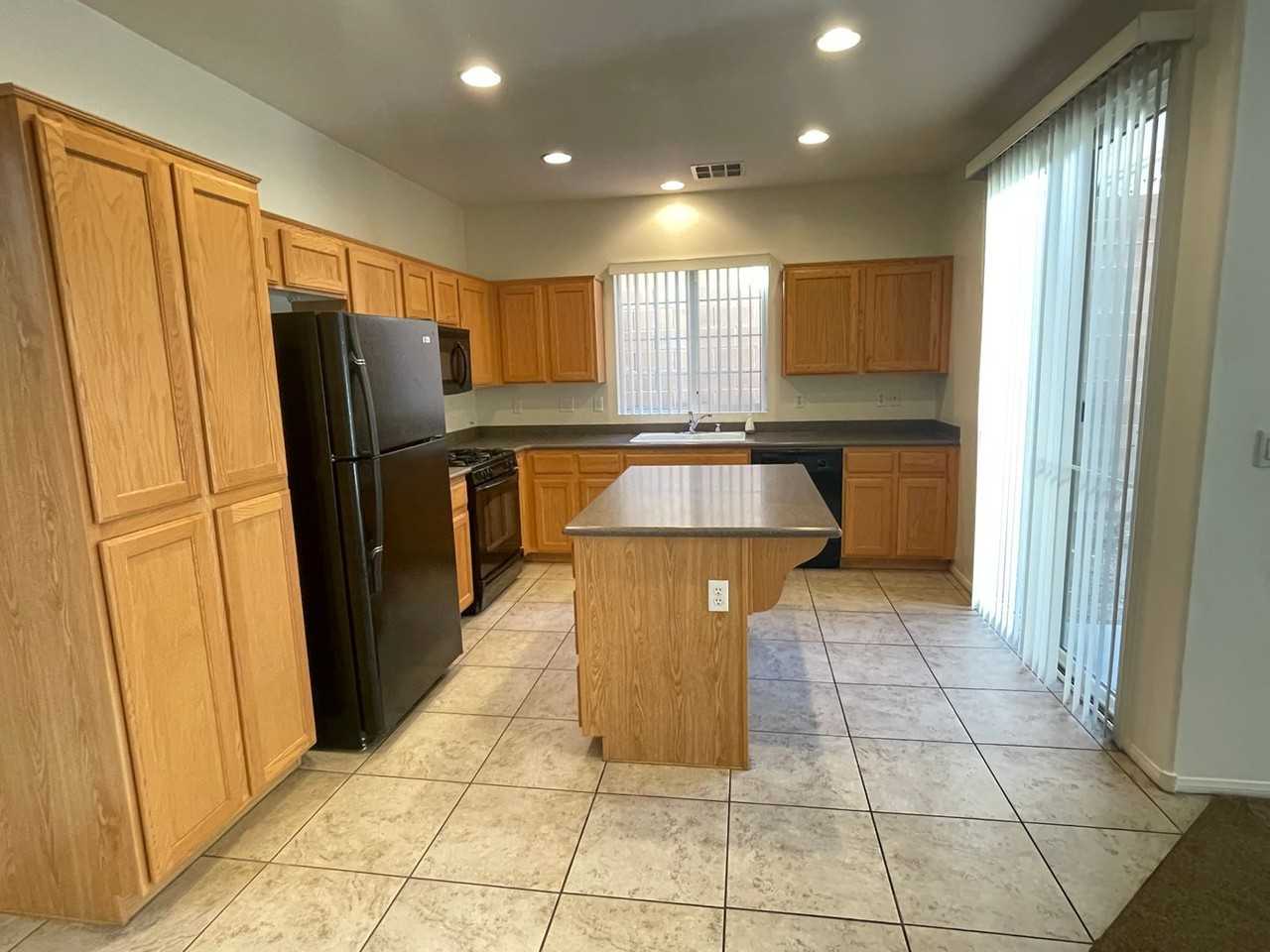 9861 Iris Valley St - Photo 3 of 11