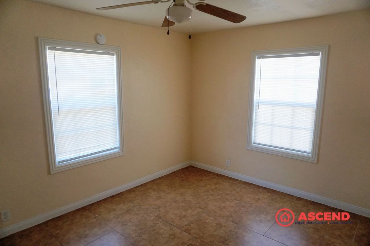 617 Hood Dr - Photo 7 of 11