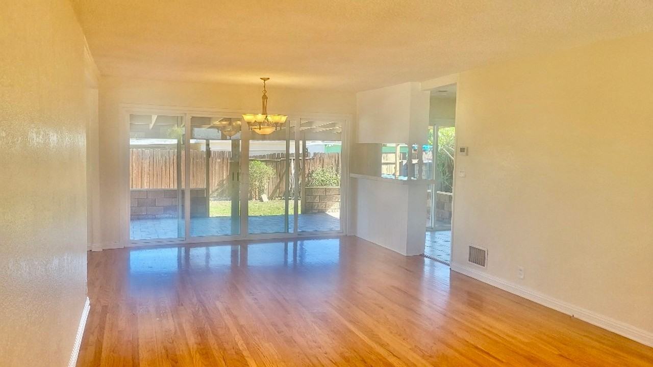 7424 Sunnybrae Ave - Photo 2 of 18