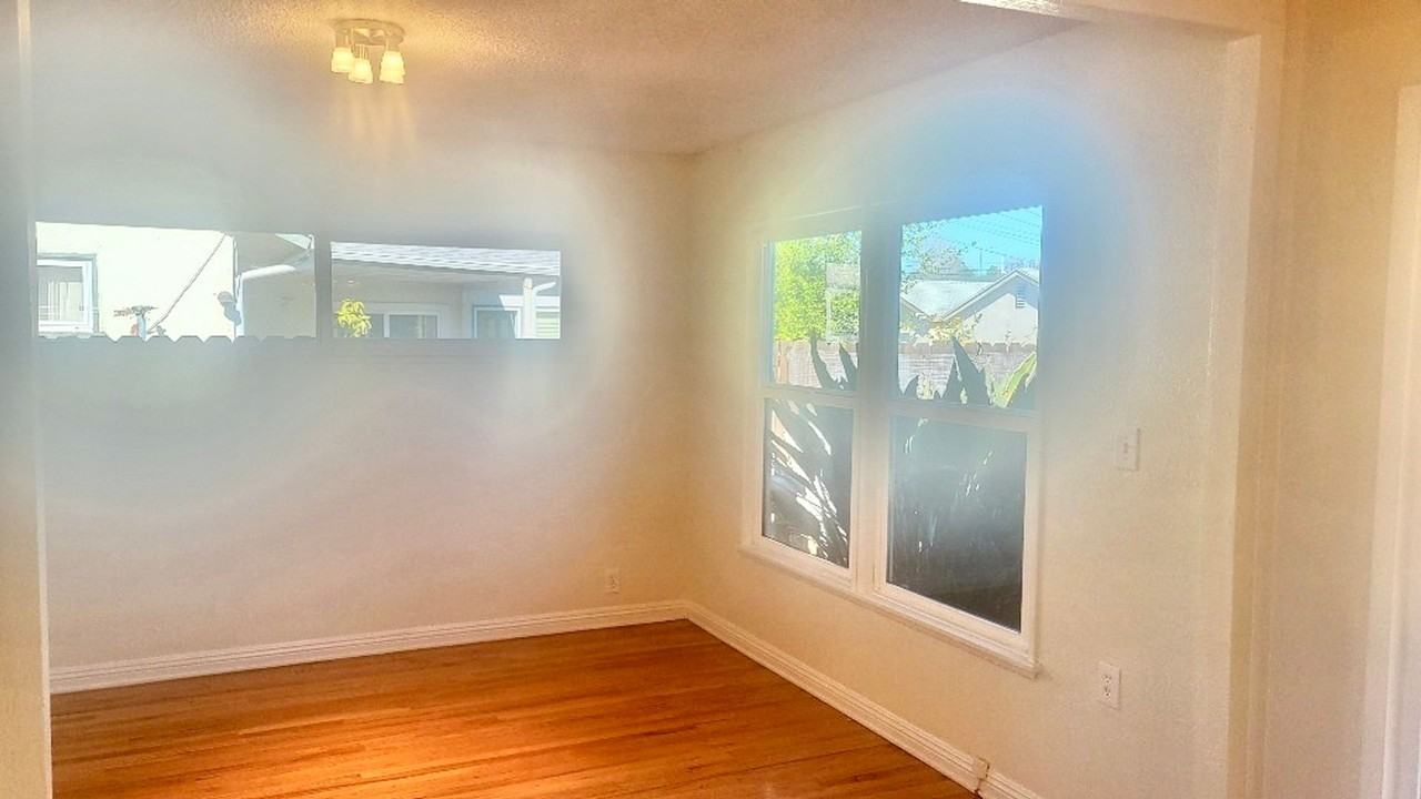 7424 Sunnybrae Ave - Photo 3 of 18