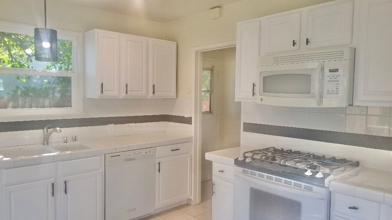 7424 Sunnybrae Ave - Photo 5 of 18