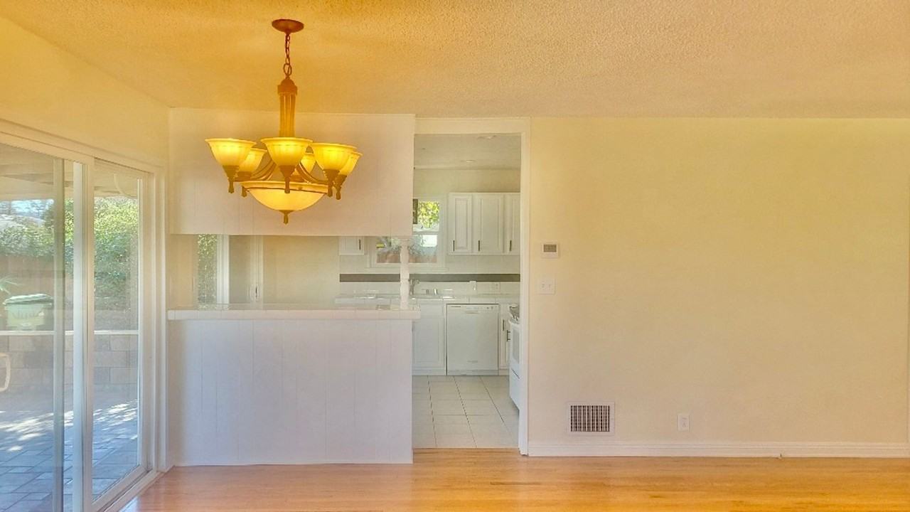 7424 Sunnybrae Ave - Photo 6 of 18