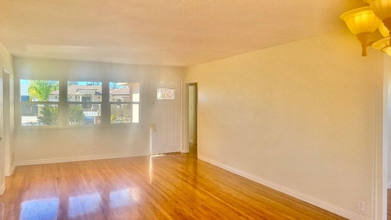 7424 Sunnybrae Ave - Photo 7 of 18