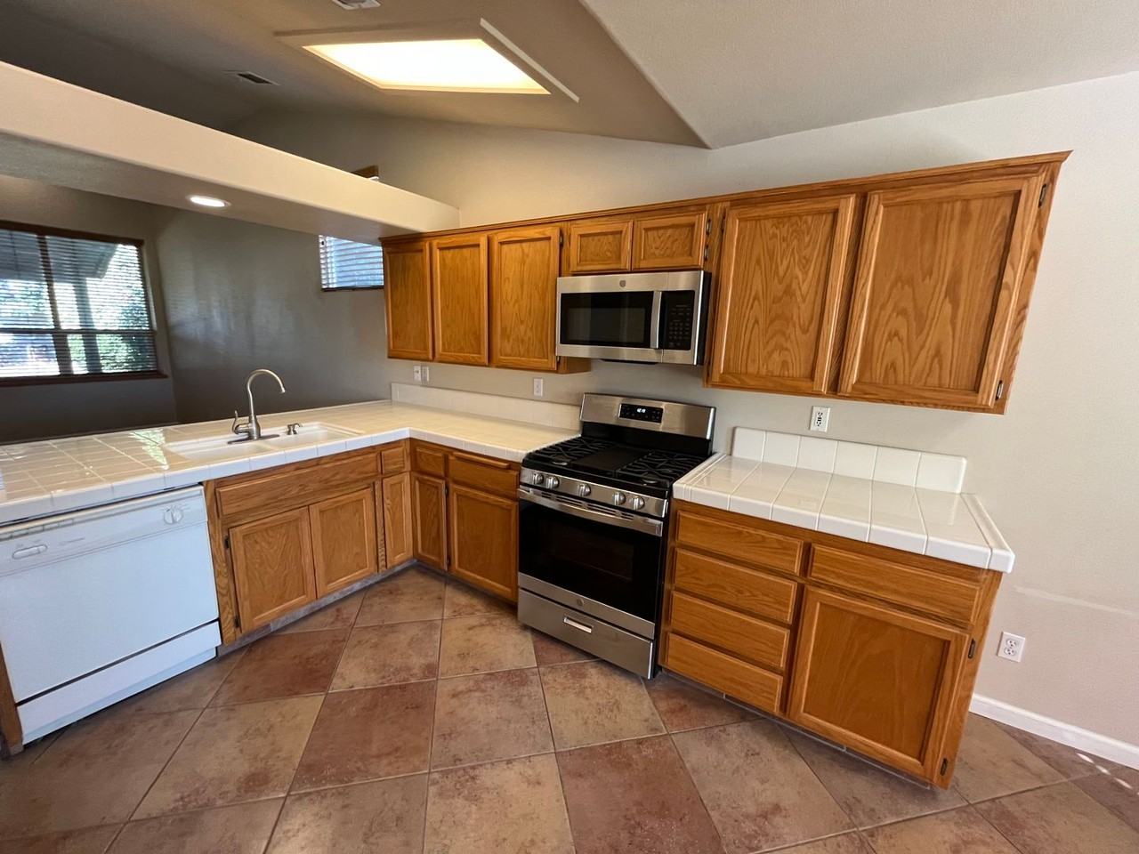 1422 E Mesa Ct - Photo 7 of 28