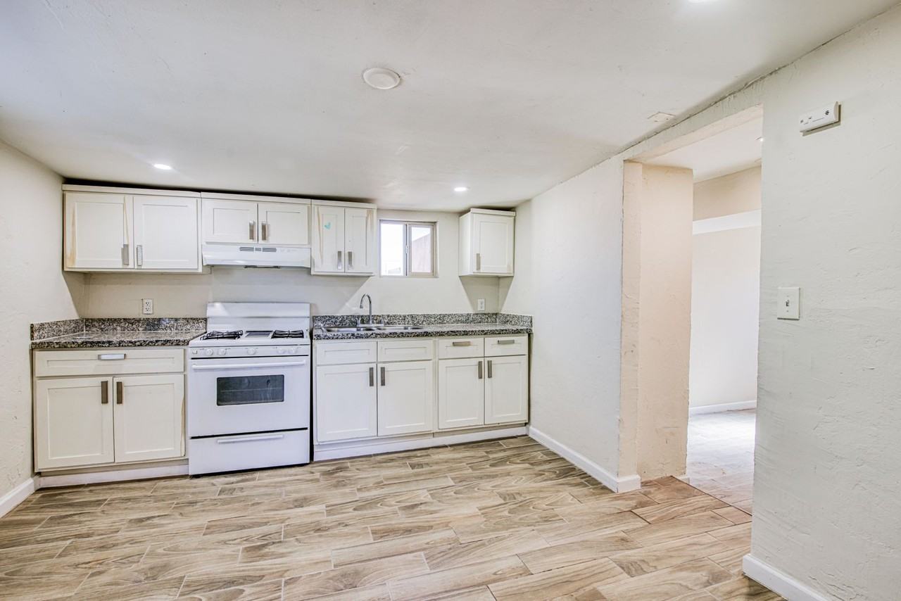 422 Francis St - Photo 4 of 16