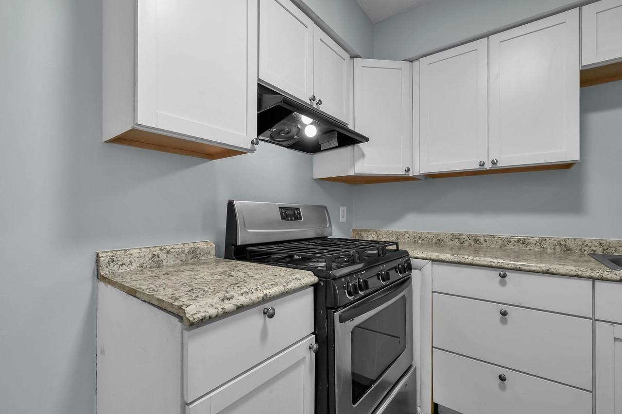 Oak Tree Village - Photo 4 of 19