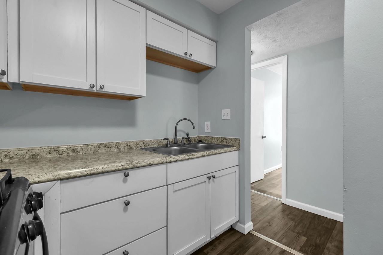 Oak Tree Village - Photo 5 of 19