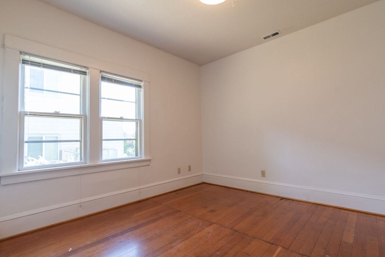 5534 N Missouri Ave - Photo 6 of 26