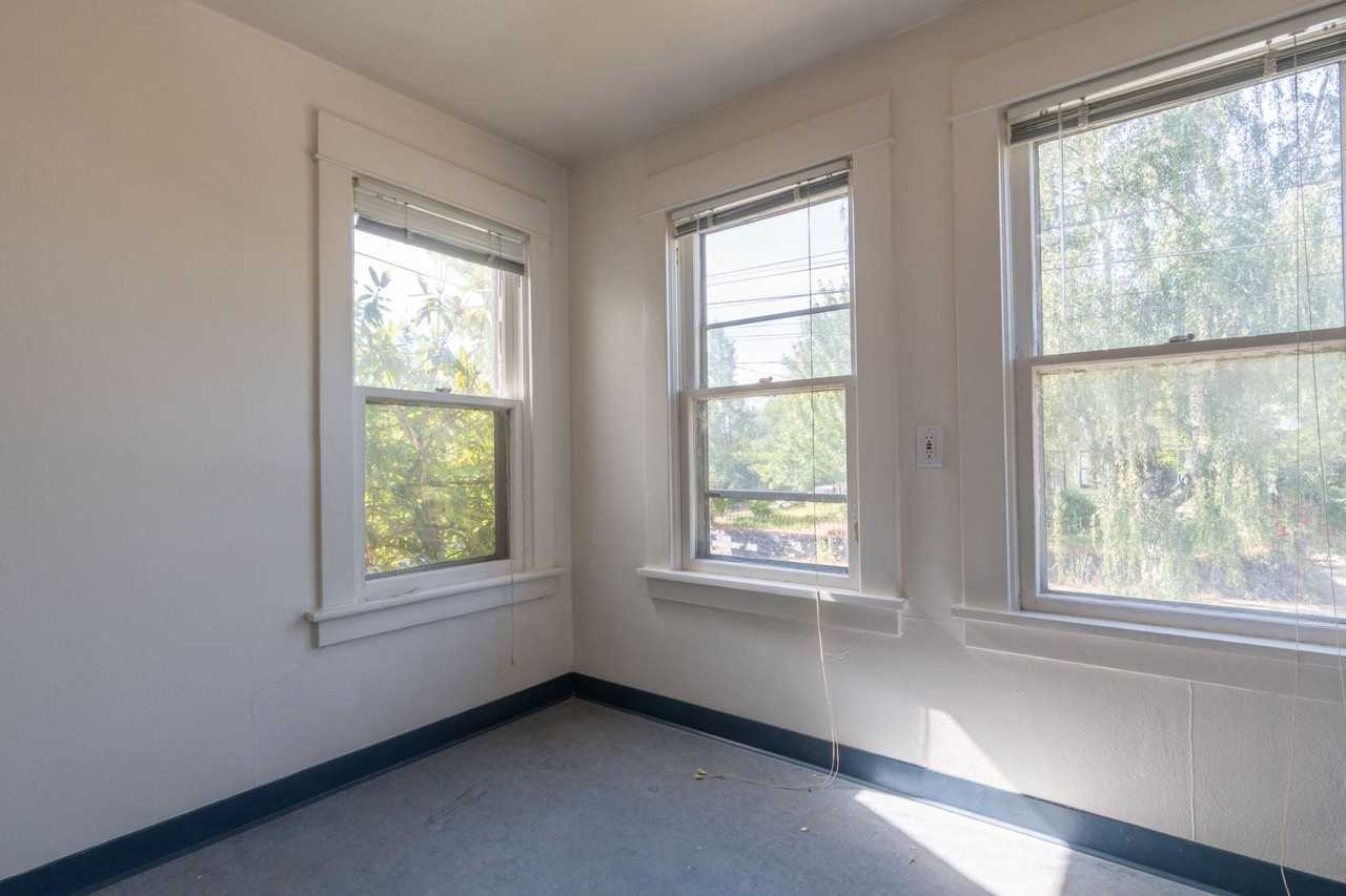 5534 N Missouri Ave - Photo 7 of 26