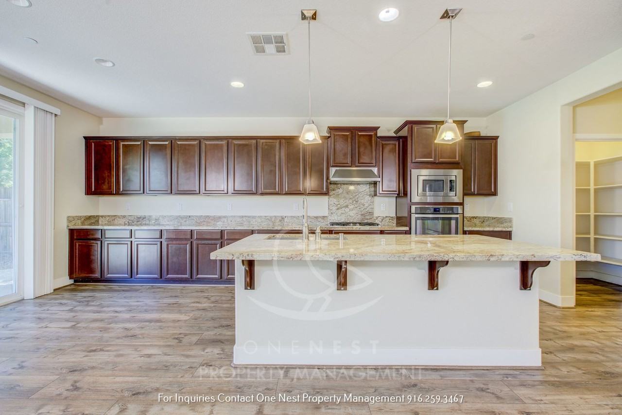 209 Livorno Pl - Photo 7 of 28