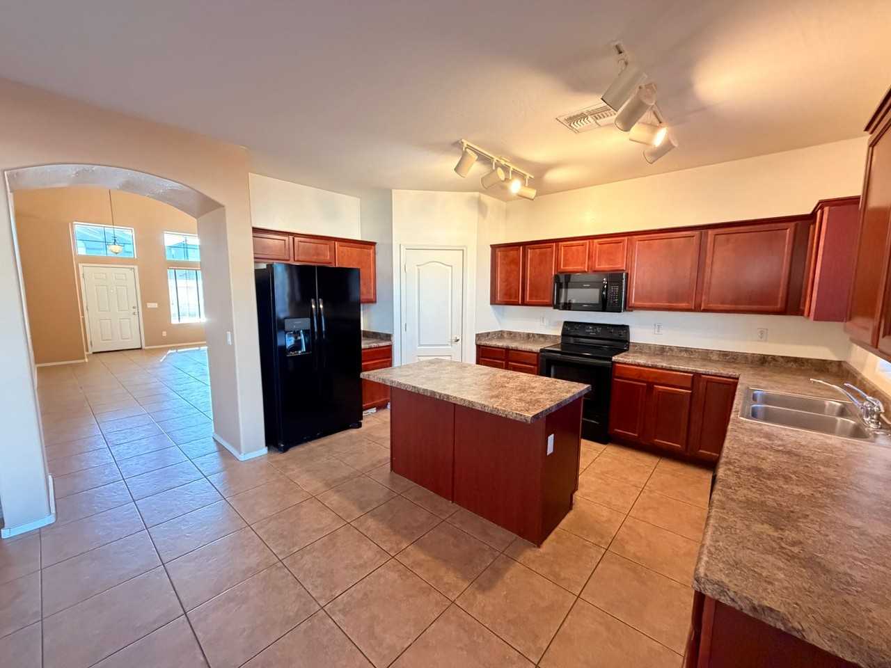 17130 W Lundberg St - Photo 6 of 27