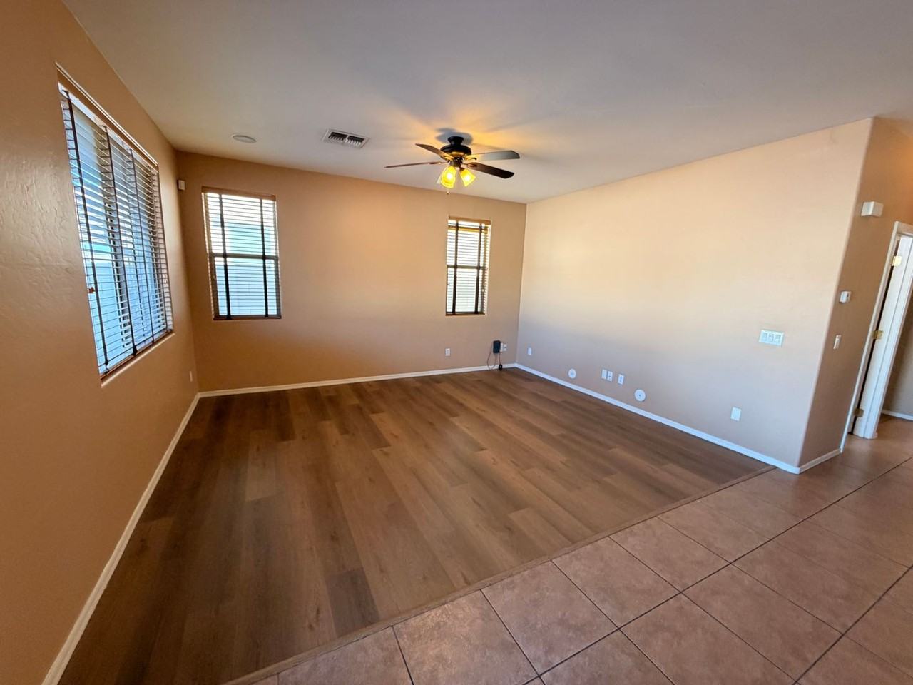 17130 W Lundberg St - Photo 7 of 27