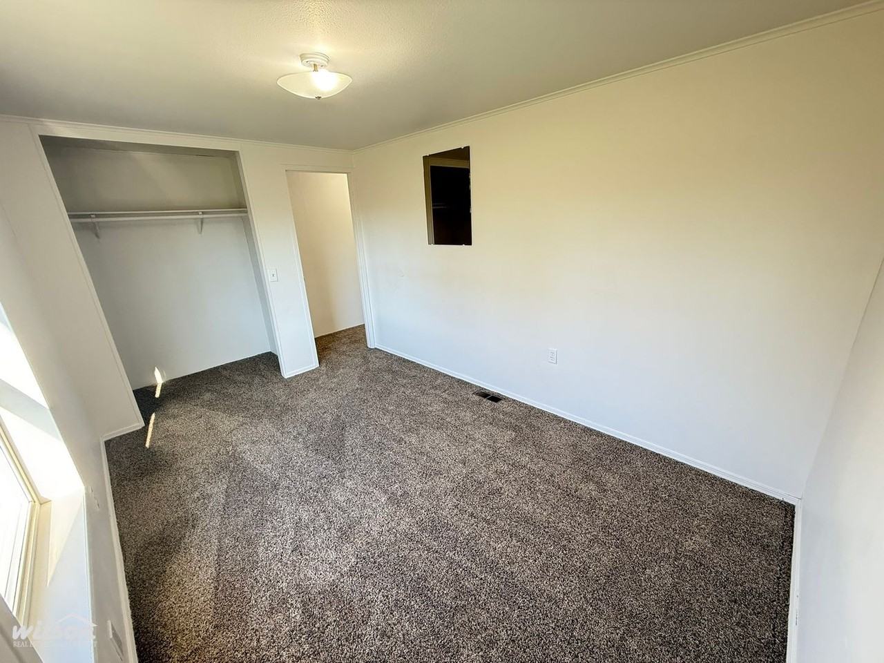 100 Trepanier Ln - Photo 7 of 15