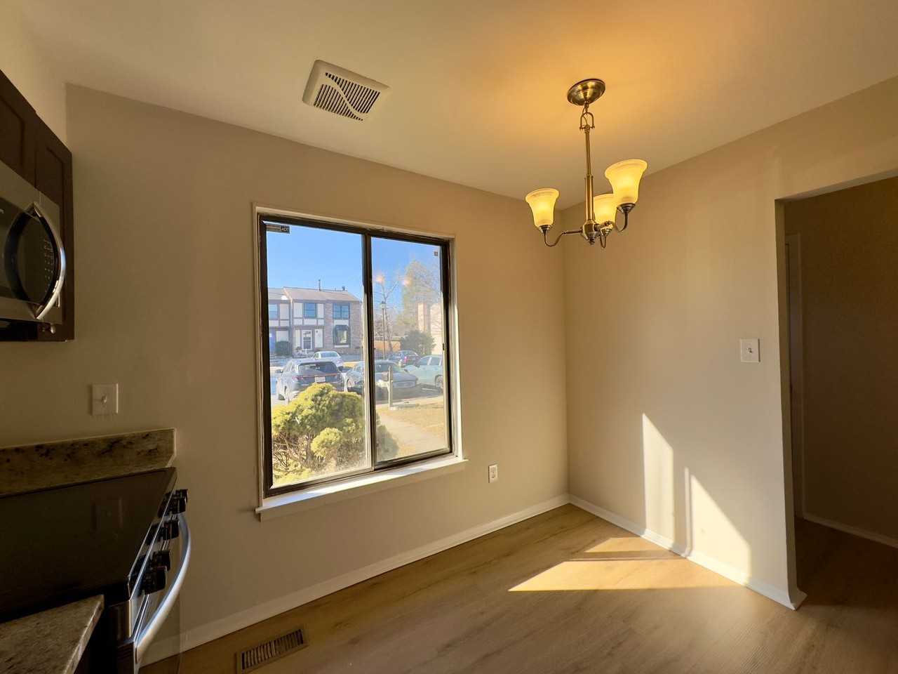 113 Bourbon Ct - Photo 6 of 24