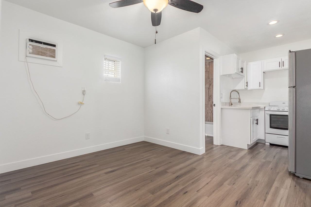 2412 East Monroe St - Photo 6 of 40