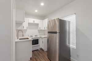 featured image of 2412 E Monroe St