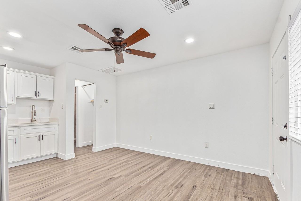 2539 West Pierson St - Photo 5 of 11