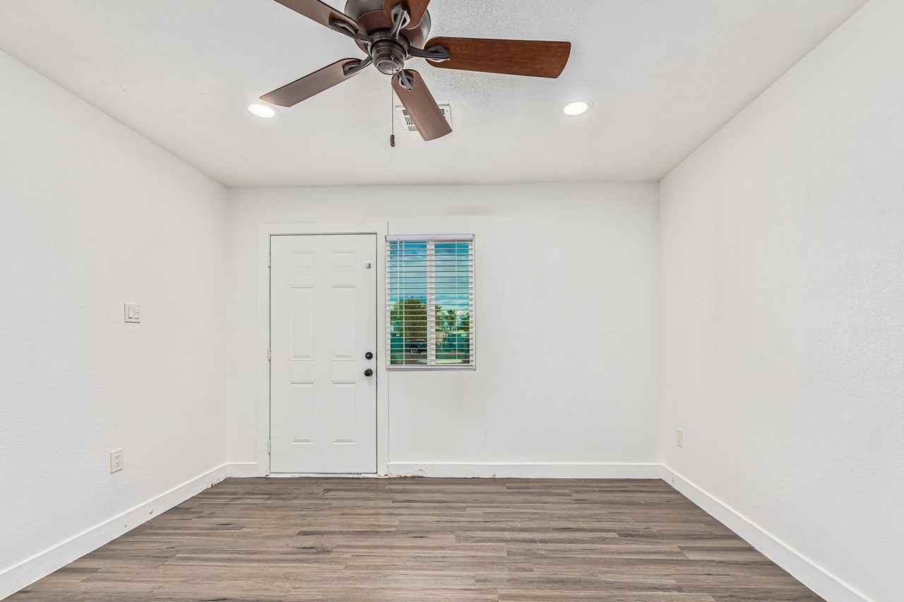 2539 West Pierson St - Photo 6 of 11