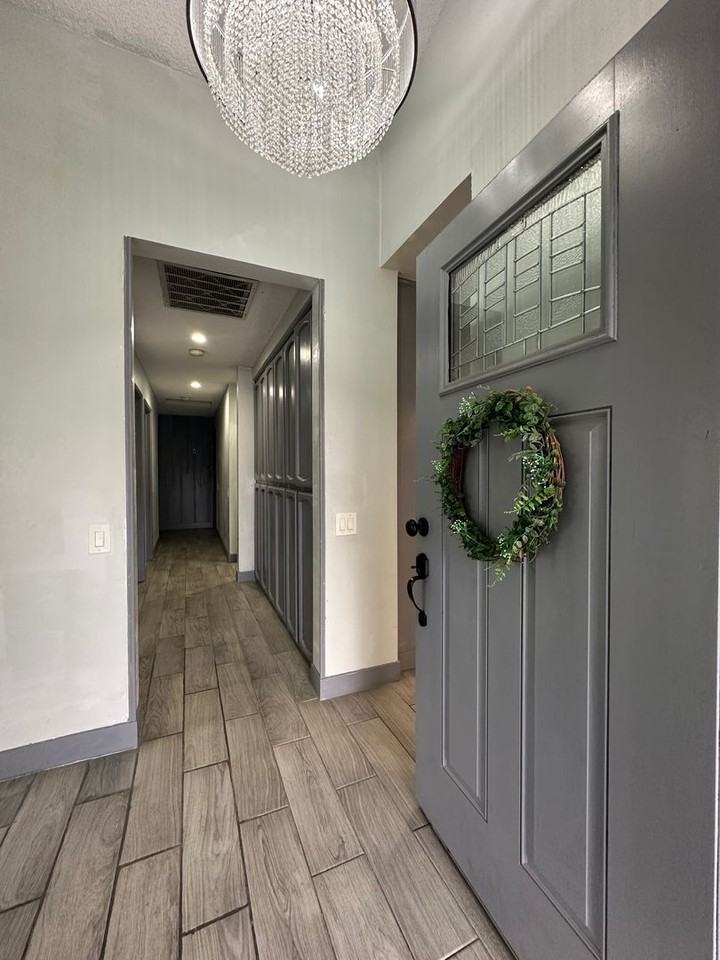 8346 Floxtree Ct - Photo 2 of 34