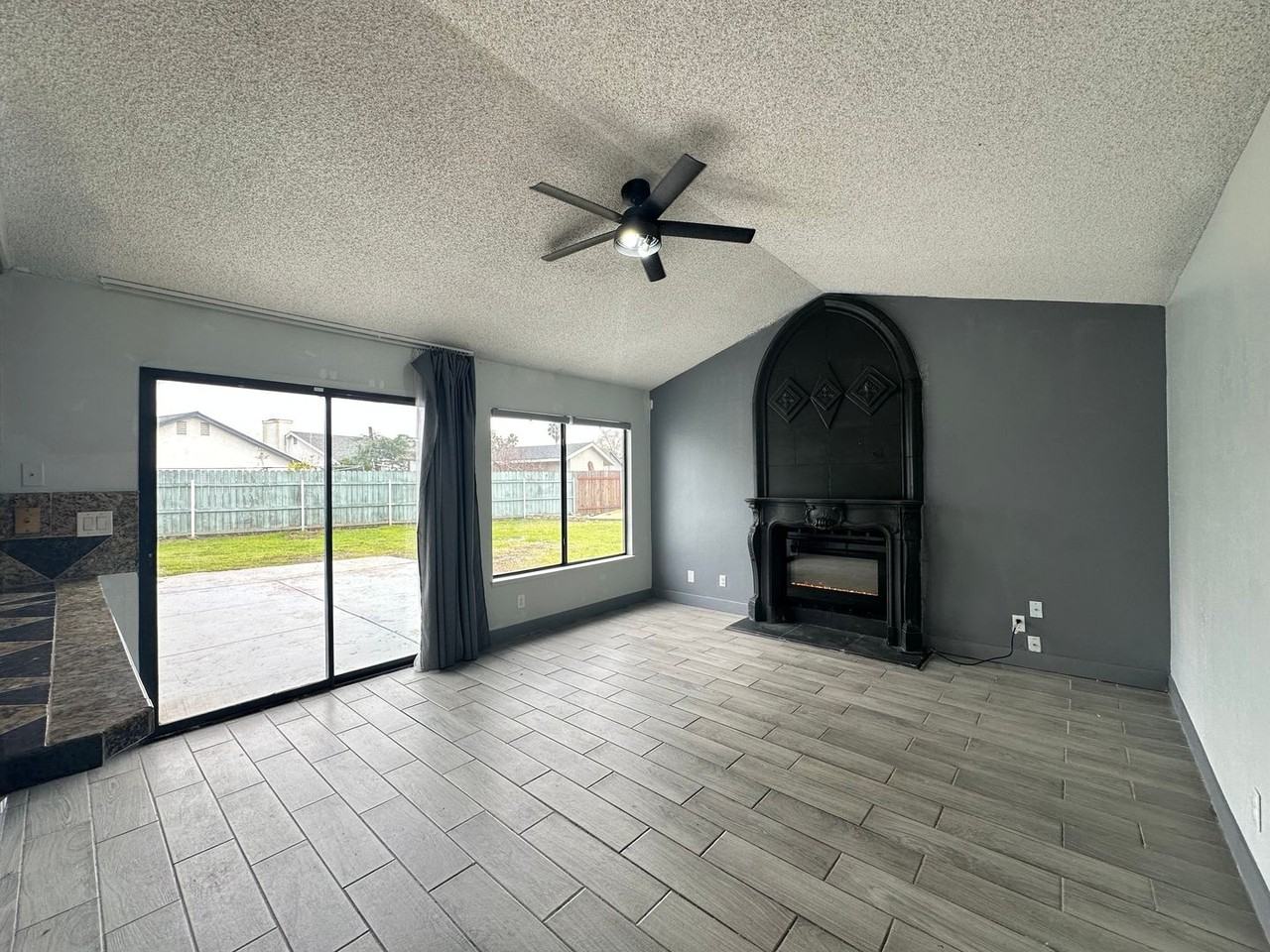 8346 Floxtree Ct - Photo 7 of 34