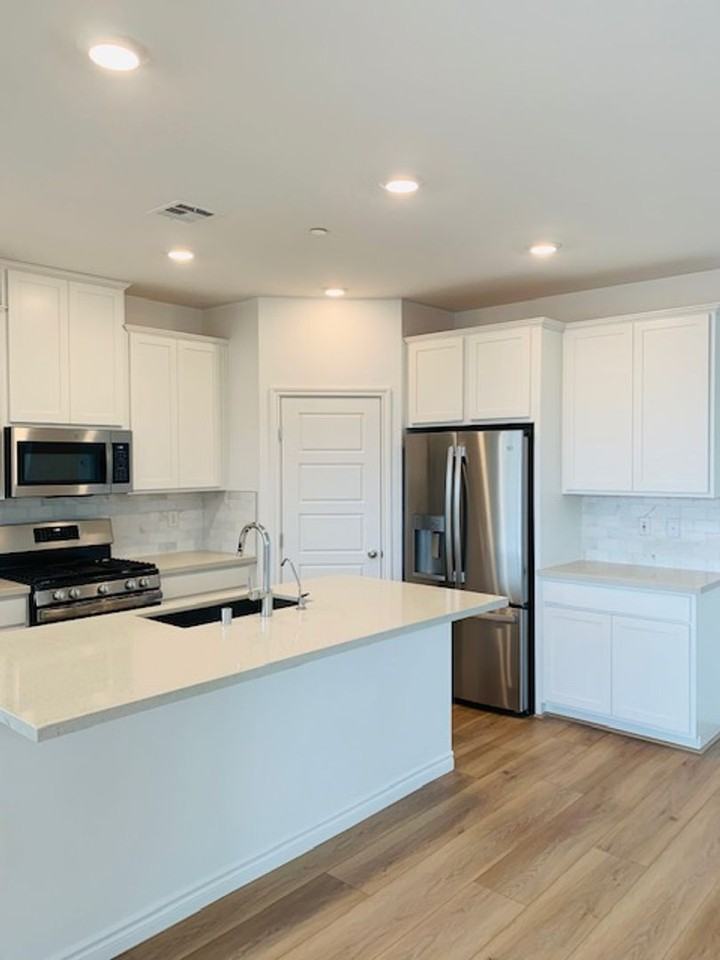 3722 Rosy Carina Pl - Photo 4 of 25