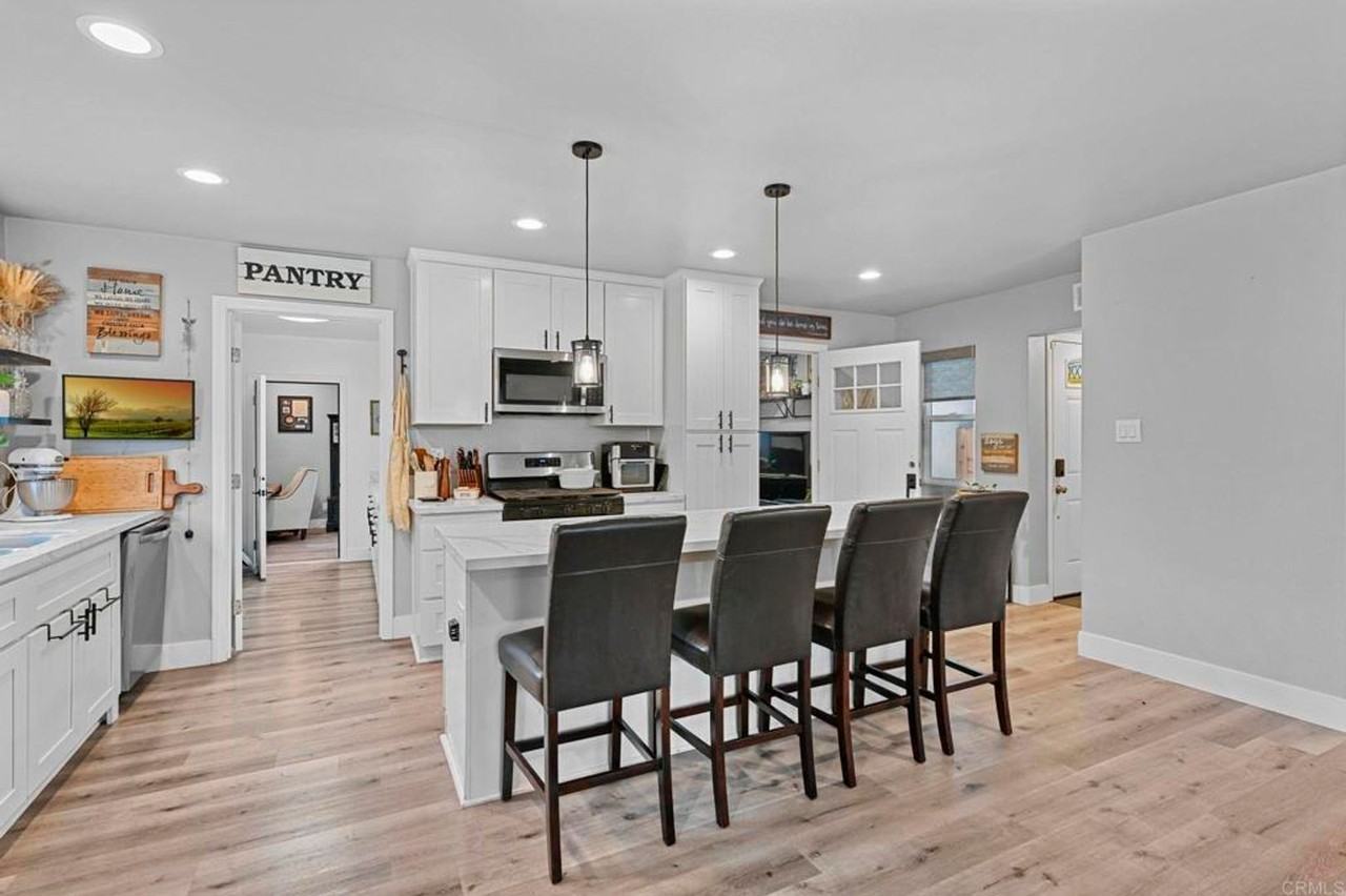 3516 Las Vegas Dr - Photo 2 of 19