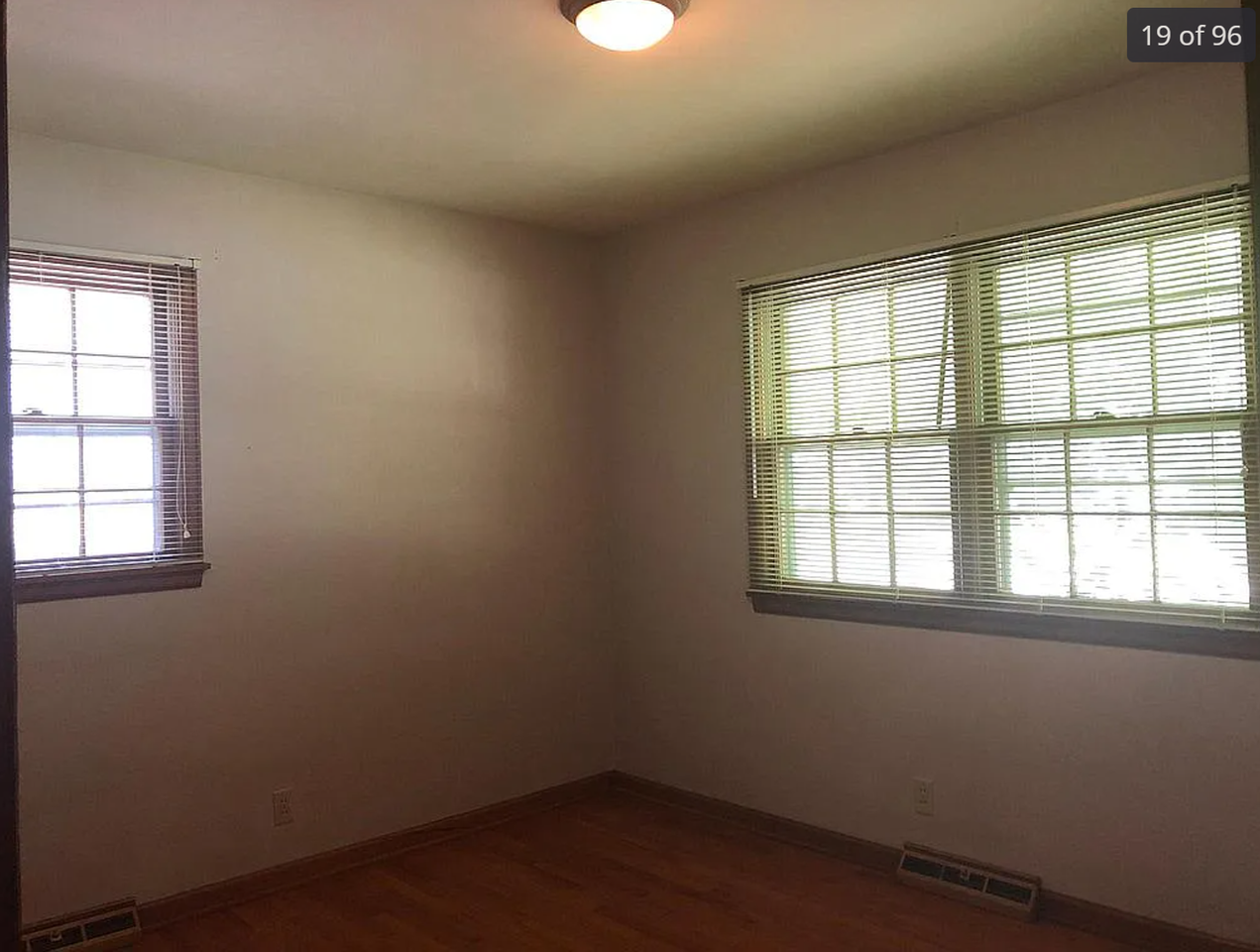 2308 S Hampton Ave - Photo 3 of 13