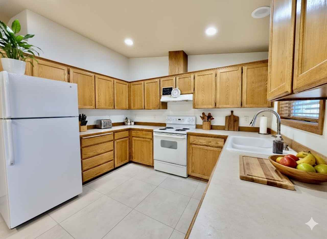 8820 N Edison St - Photo 6 of 28