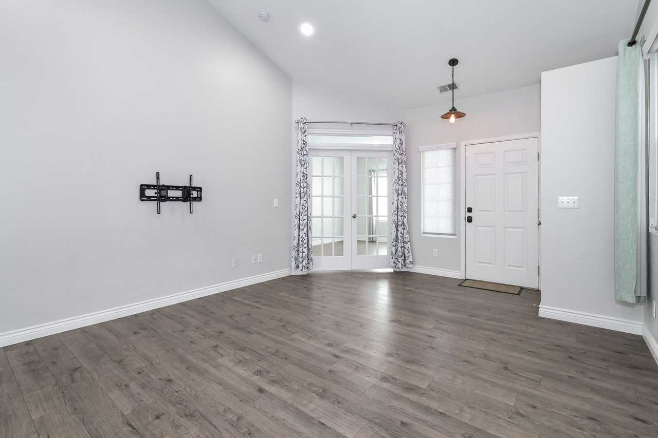 16523 E Geddes Pl - Photo 4 of 16