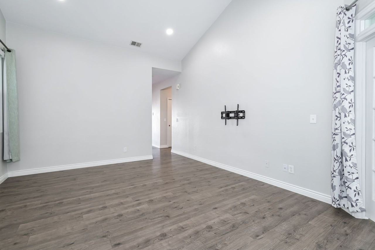 16523 E Geddes Pl - Photo 5 of 16