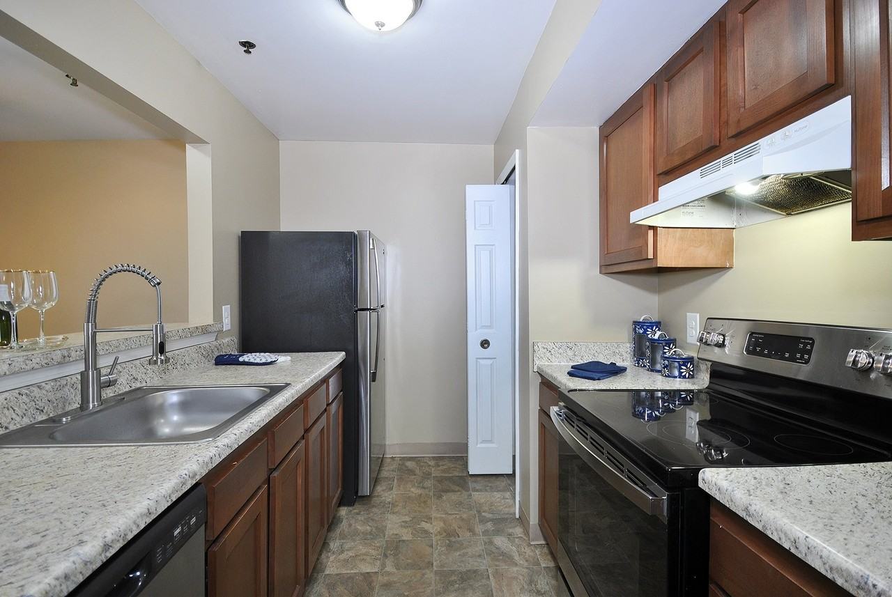 Woodcrest Apartments - Photo 3 of 24